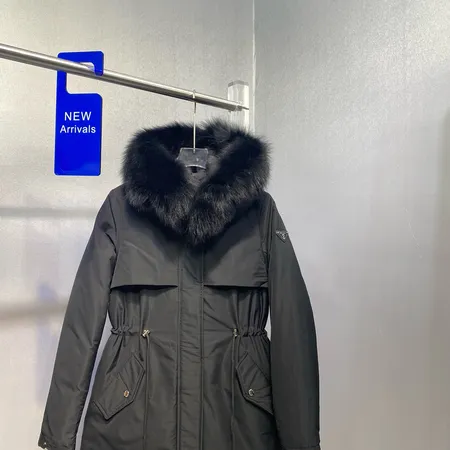 プラダ ダウンジャケット