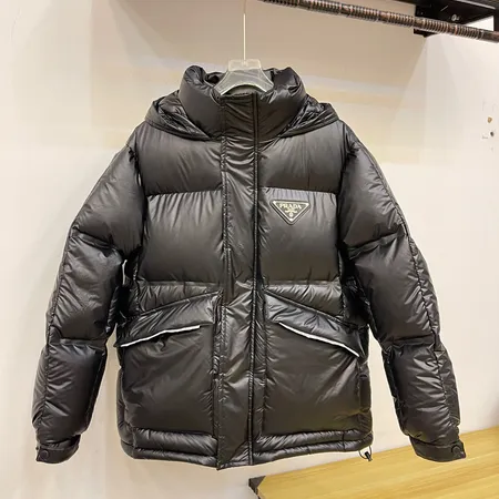 プラダ ダウンジャケット