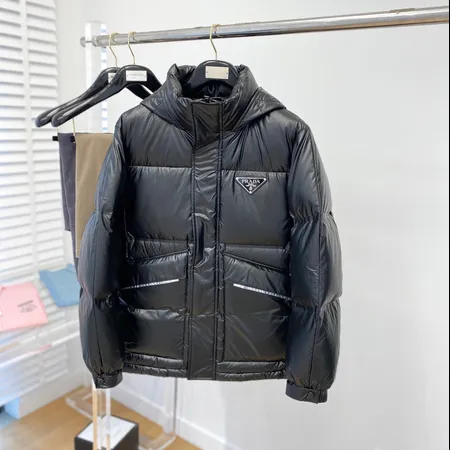 プラダ ダウンジャケット