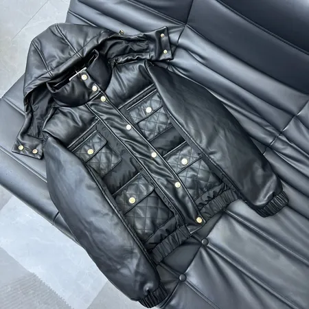 シャネル ダウンジャケット