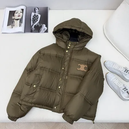 セリーヌ ダウンジャケット