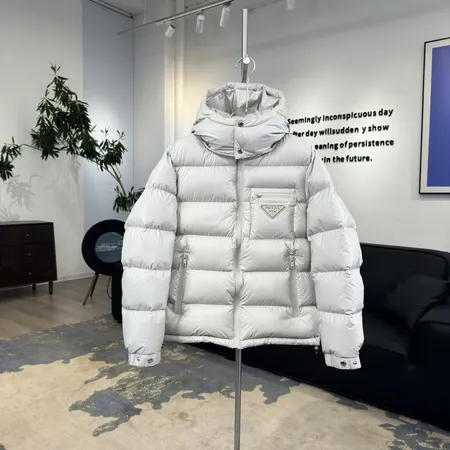 プラダ ダウンジャケット