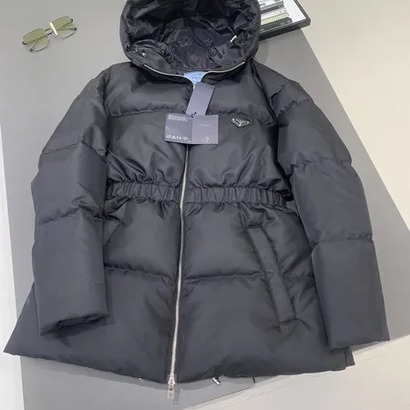 プラダ ダウンジャケット