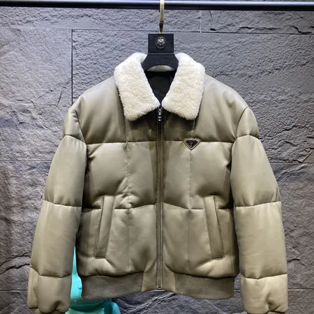 プラダ ダウンジャケット