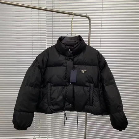 プラダ ダウンジャケット