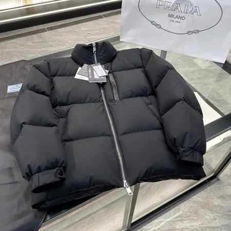 プラダ ダウンジャケット