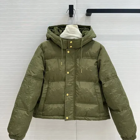 セリーヌ ダウンジャケット