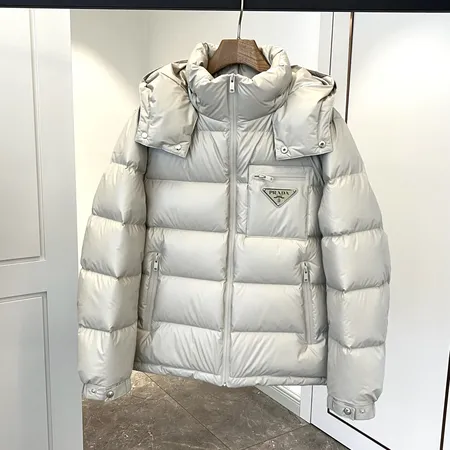 プラダ ダウンジャケット