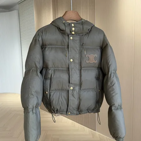 セリーヌ ダウンジャケット