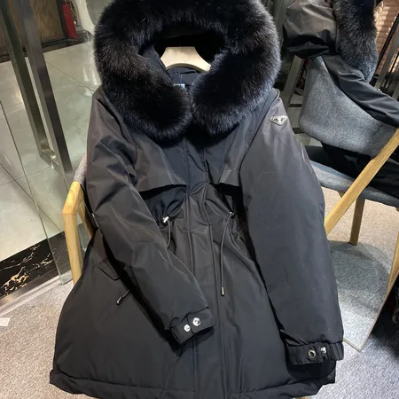 プラダ ダウンジャケット