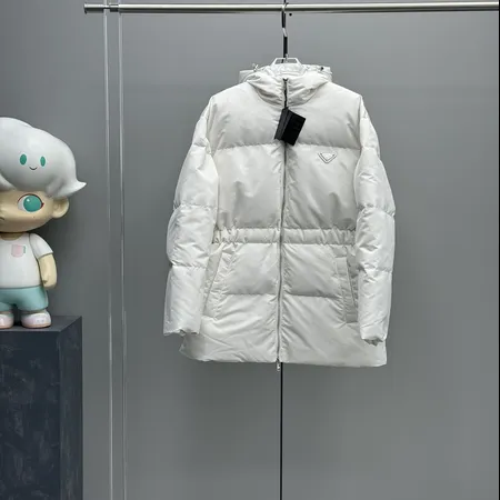 プラダ ダウンジャケット