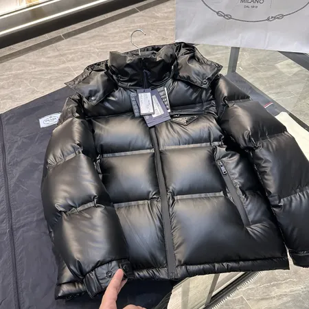 プラダ ダウンジャケット