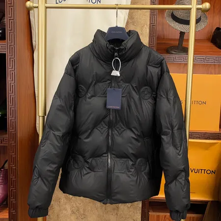 ルイヴィトン ダウンジャケット