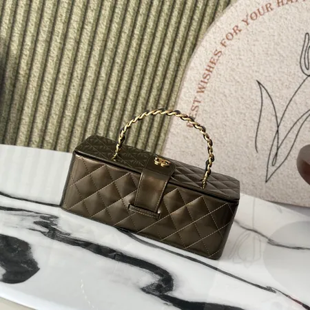 シャネル ハンドバッグ