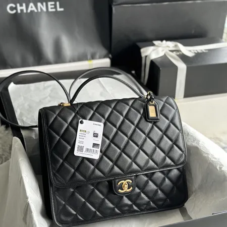 シャネル ハンドバッグ