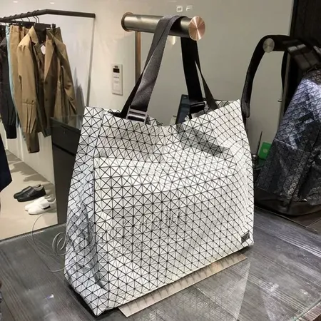 イッセイ ミヤケ ハンドバッグ