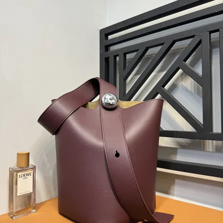 ロエベ ショルダーバッグ