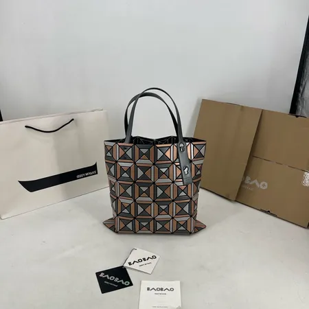 イッセイ ミヤケ ハンドバッグ