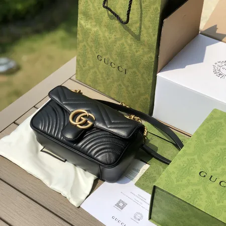 グッチ ショルダーバッグ