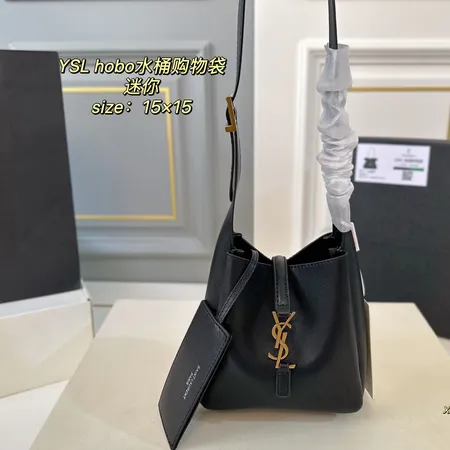 プラダ ショルダーバッグ