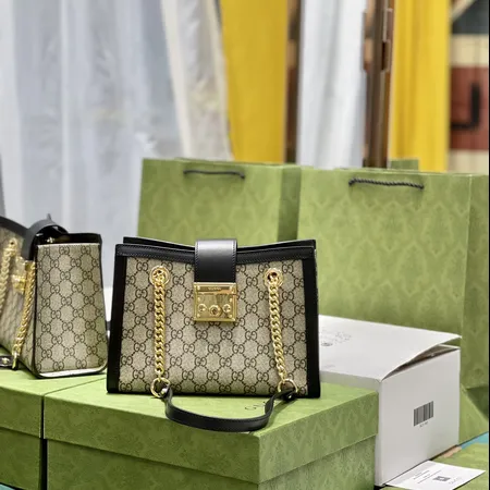 グッチ ショルダーバッグ