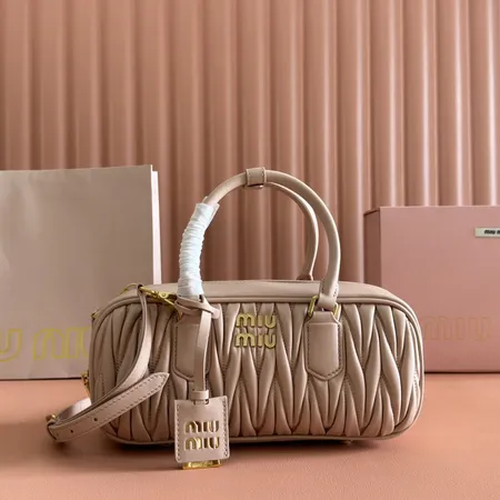 ミュウミュウ ハンドバッグ