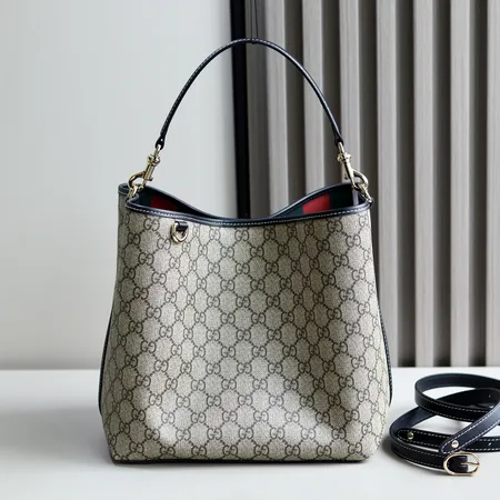 グッチ ショルダーバッグ