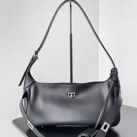 バレンシアガ ショルダーバッグ