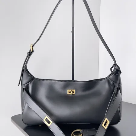 バレンシアガ ショルダーバッグ