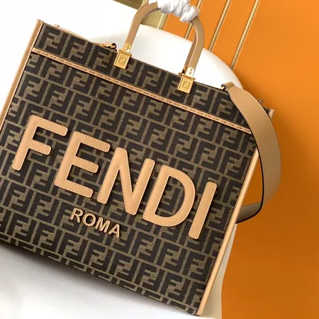 フェンディ ハンドバッグ