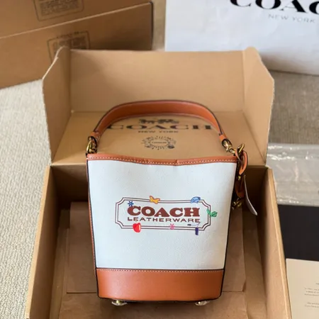 コーチ ハンドバッグ