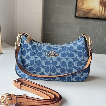 コーチ ショルダーバッグ