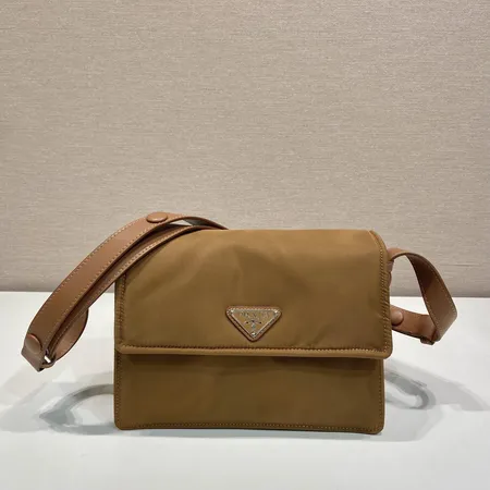 プラダ ショルダーバッグ