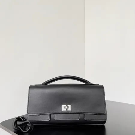 バレンシアガ ショルダーバッグ