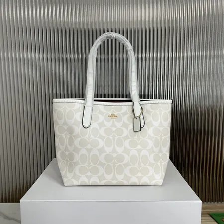 コーチ ショルダーバッグ