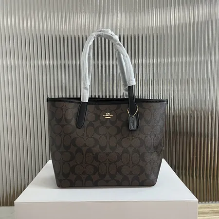 コーチ ショルダーバッグ