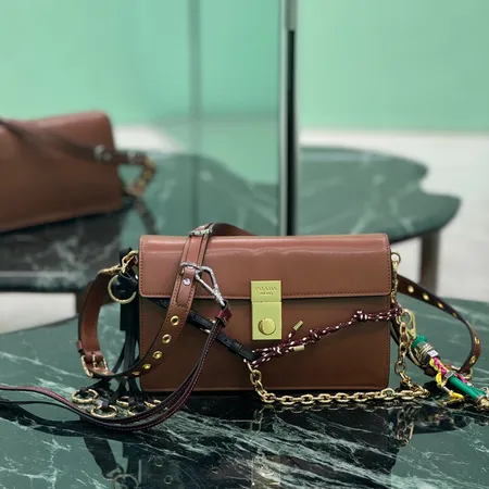 プラダ ショルダーバッグ