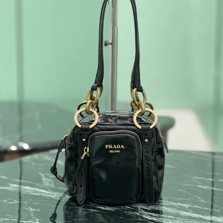 プラダ ハンドバッグ