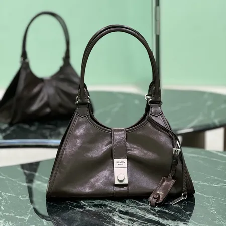 プラダ ハンドバッグ