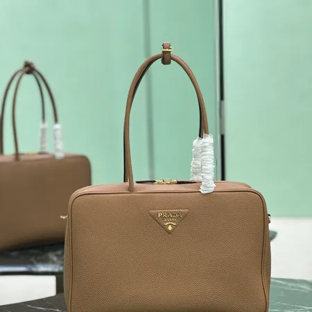 プラダ ハンドバッグ