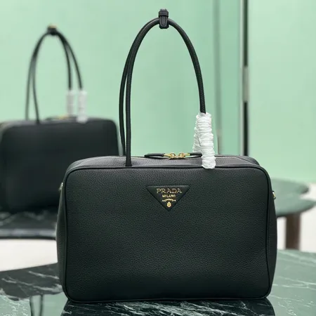 プラダ ハンドバッグ