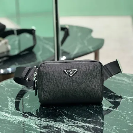 プラダ ショルダーバッグ
