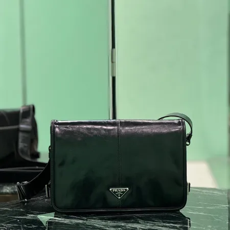プラダ ショルダーバッグ