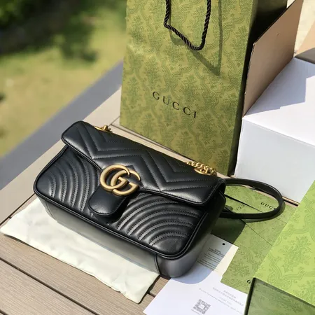 グッチ ショルダーバッグ