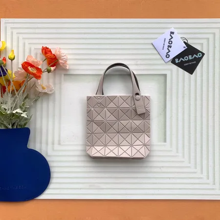 イッセイ ミヤケ ハンドバッグ