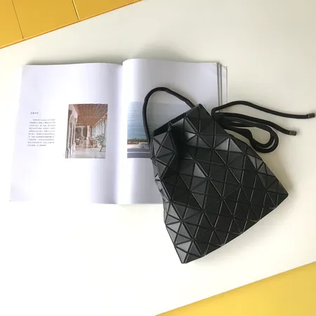 イッセイ ミヤケ ハンドバッグ