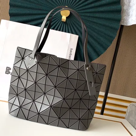 イッセイ ミヤケ ハンドバッグ