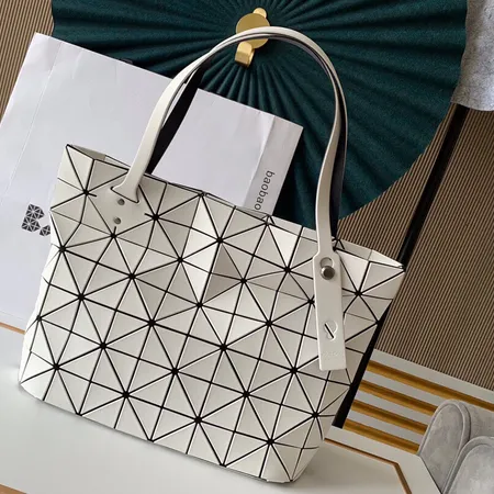 イッセイ ミヤケ ハンドバッグ