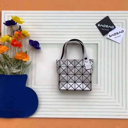 イッセイ ミヤケ ハンドバッグ