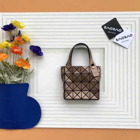 イッセイ ミヤケ ハンドバッグ